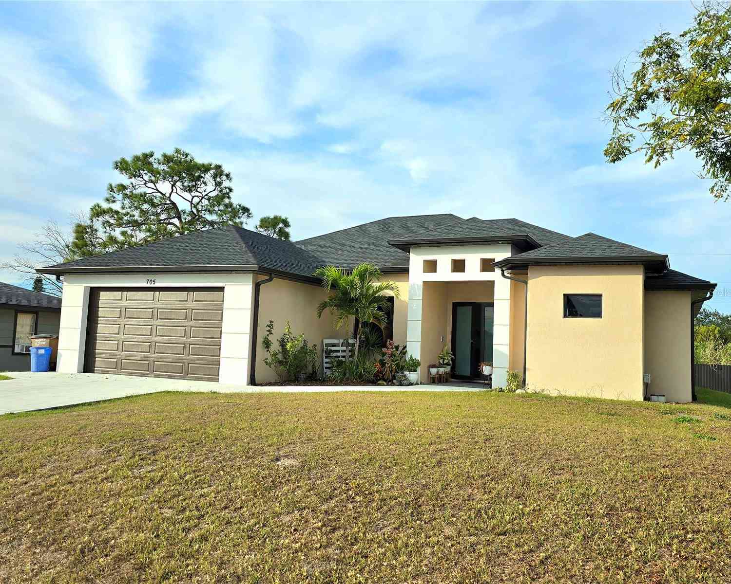 Homes For Sale - 705 Harding Lane<br/> LEHIGH ACRES, FL 33936