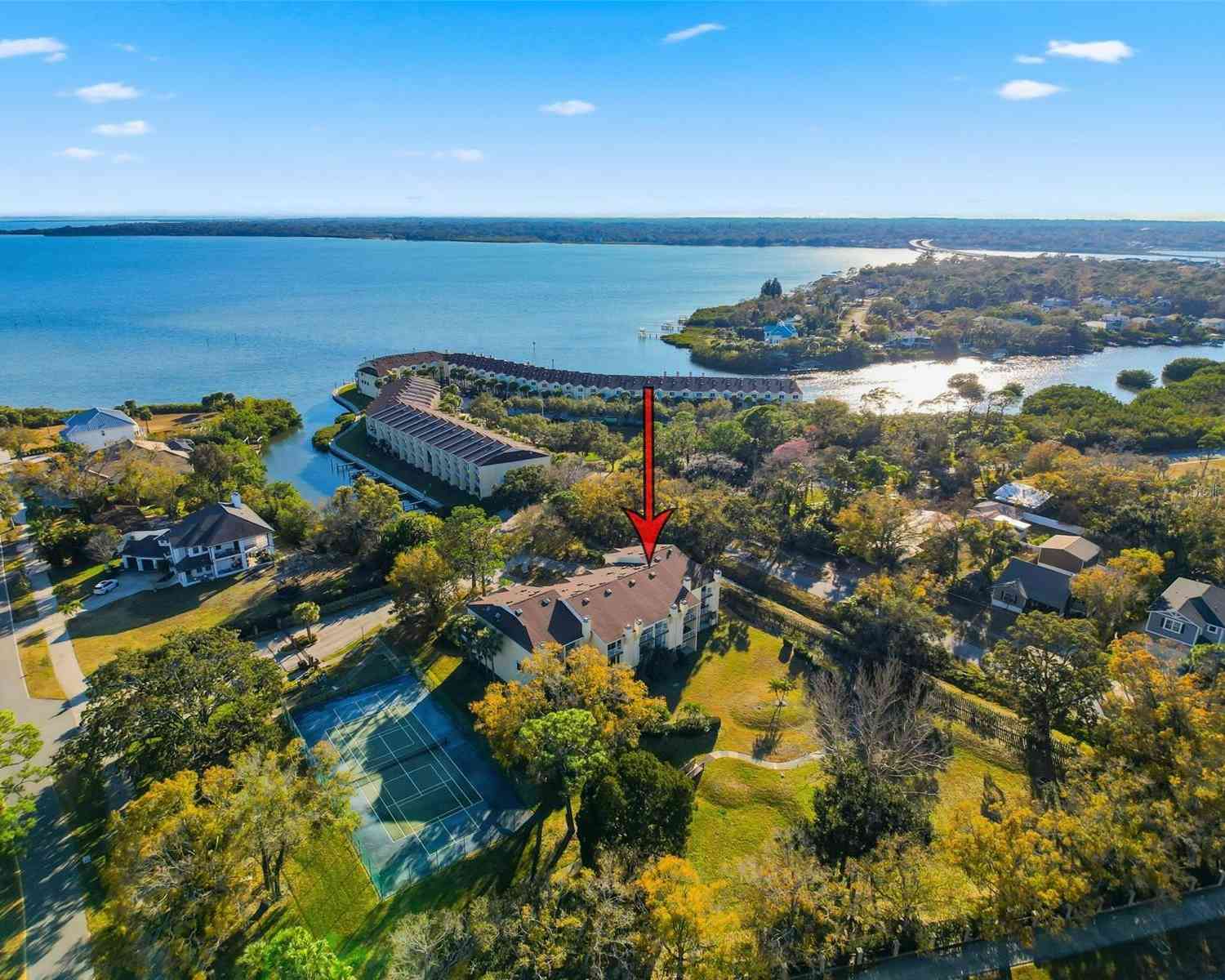 Townhouse For Sale - 106 Brent Circle<br/> Pinellas County, OLDSMAR, FL 34677