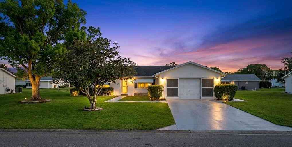 Homes For Sale - 17574 SE 106th Avenue<br/> SUMMERFIELD, FL 34491