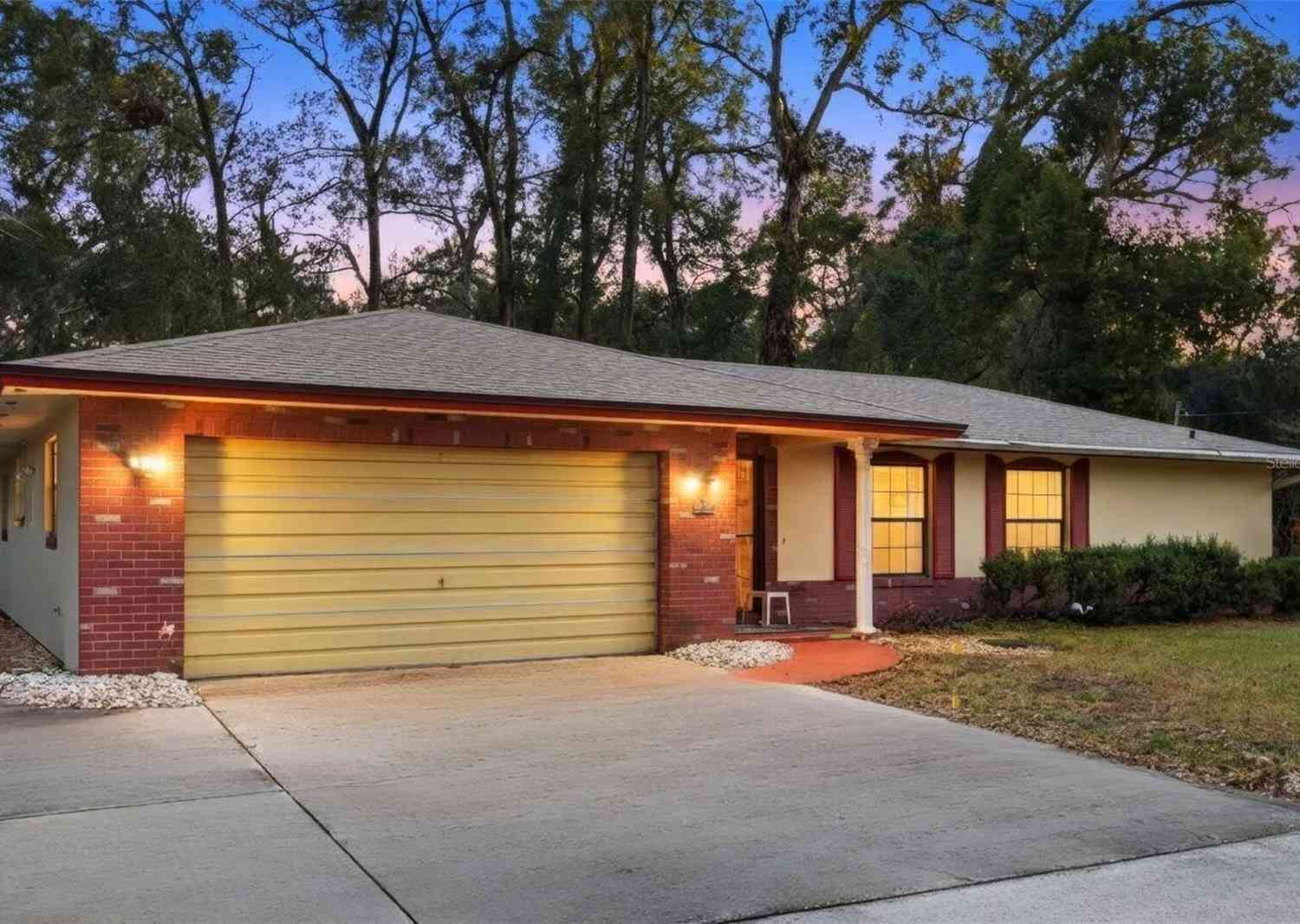 Homes For Sale - 5268 Pinto Way<br/> ORLANDO, FL 32810