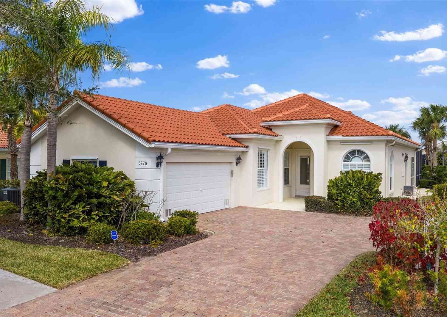Homes For Sale - 5779 Wilena Place<br/> SARASOTA, FL 34238