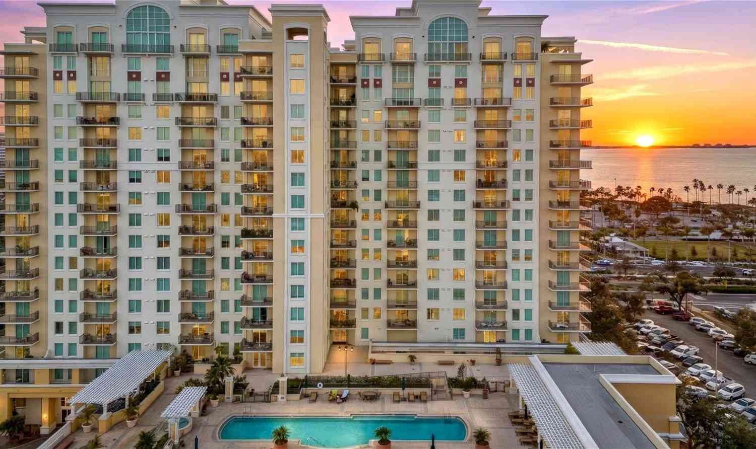 Condo For Sale - 800 N Tamiami Trail #103<br/> SARASOTA, FL 34236