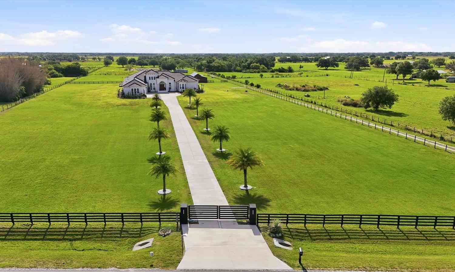 Homes For Sale - 14325 Mj Road<br/> MYAKKA CITY, FL 34251