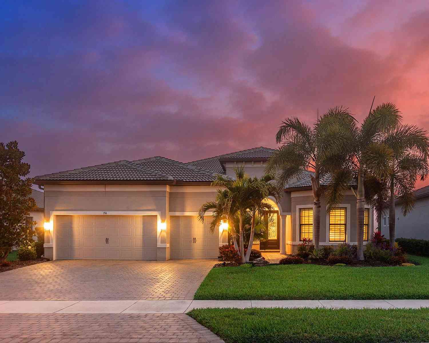 Homes For Sale - 716 Sigsbee Loop<br/> SARASOTA, FL 34240
