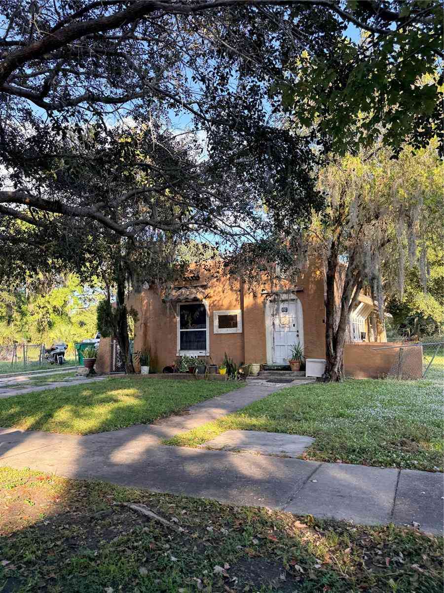 Homes For Sale - 618 S Varr Avenue<br/> COCOA, FL 32922