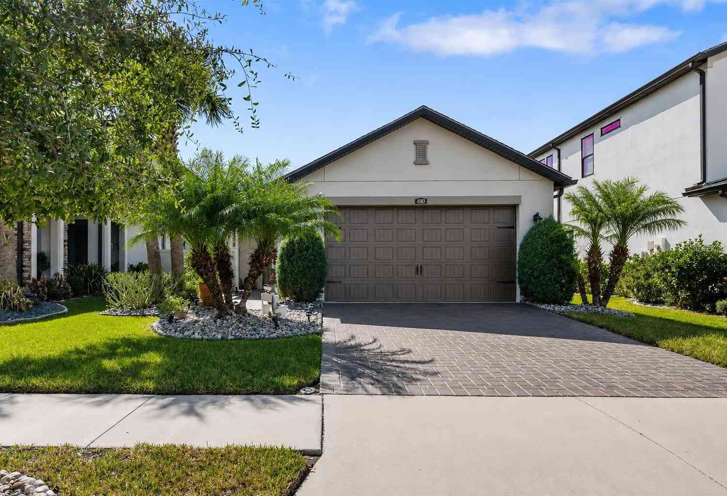 Homes For Sale - 4563 San Martino Drive<br/> Wesley Chapel, FL 33543