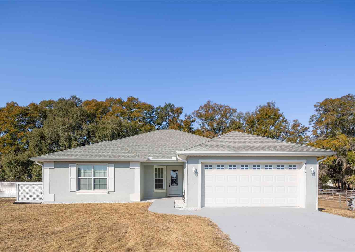 Homes For Sale - 4495 SE 150th Street<br/> SUMMERFIELD, FL 34491