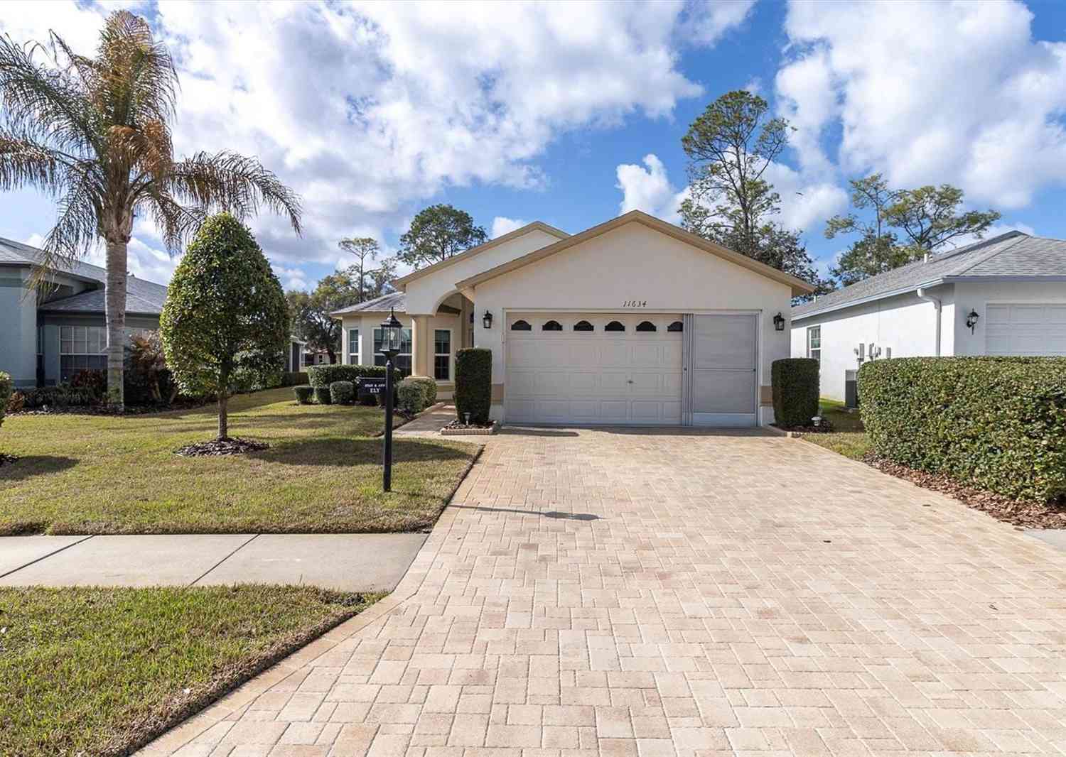 Homes For Sale - 11634 Wheatfield Loop<br/> HUDSON, FL 34667