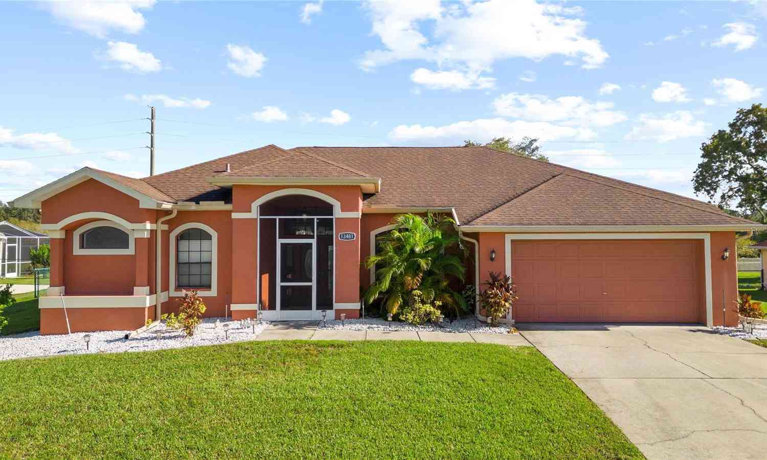 Homes For Sale - 13481 Pullman Drive<br/> SPRING HILL, FL 34609