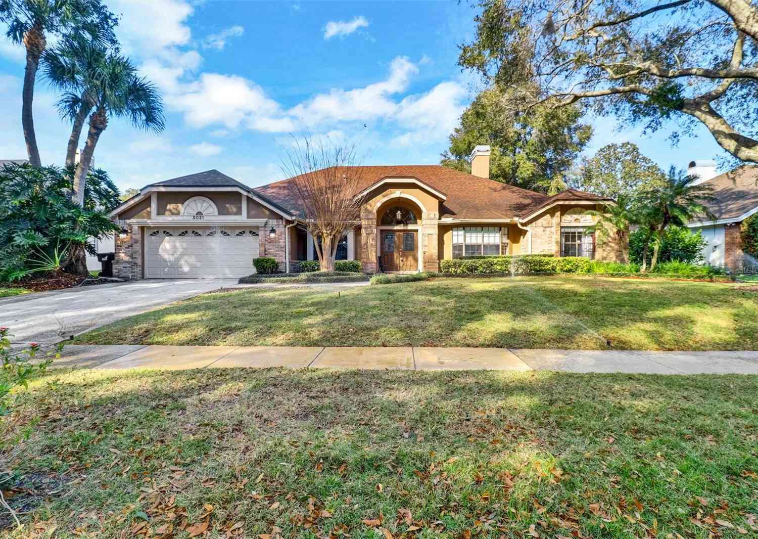 Homes For Sale - 8021 Landgrove Court<br/> ORLANDO, FL 32819