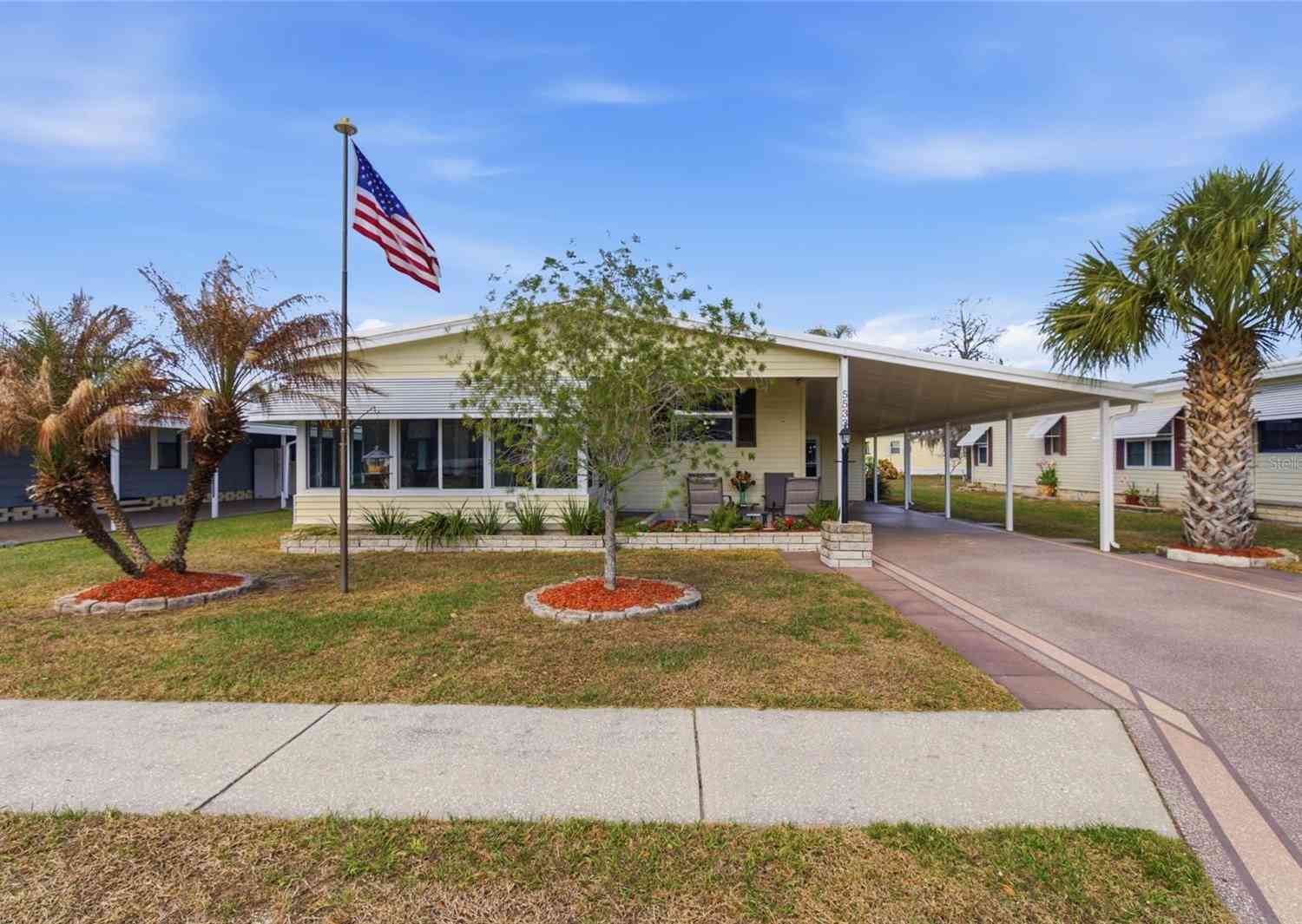Mobile Home For Sale - 5533 Regal Way<br/> ZEPHYRHILLS, FL 33541