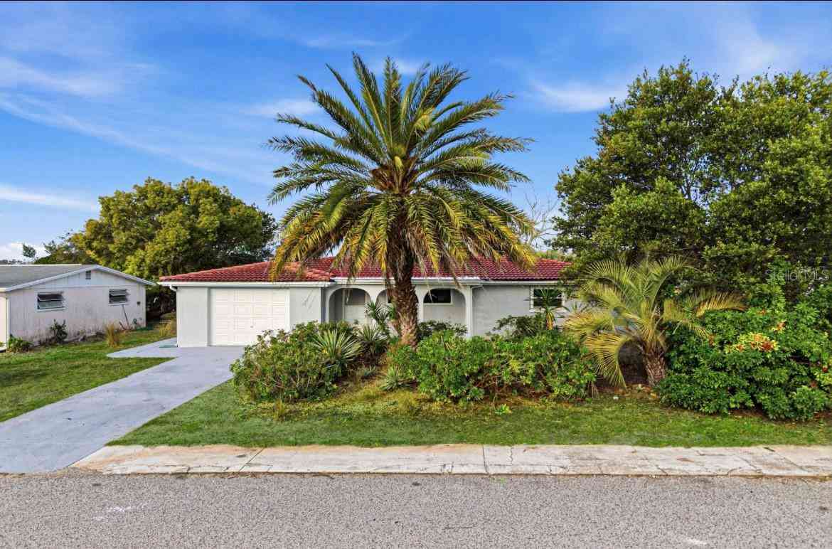 Homes For Sale - 11705 Ibis Lane<br/> PORT RICHEY, FL 34668