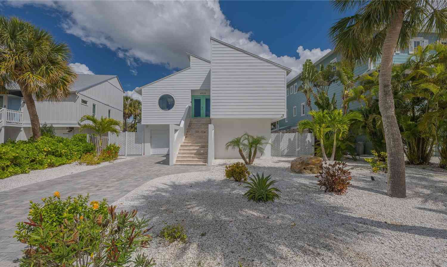 Homes For Sale - 4939 Commonwealth Drive<br/> SARASOTA, FL 34242