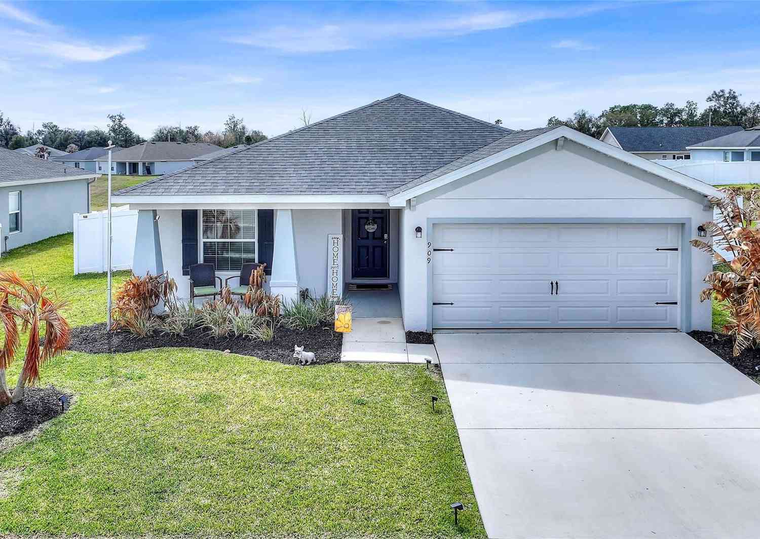 Homes For Sale - 909 Inverness Way<br/> LAKE ALFRED, FL 33850
