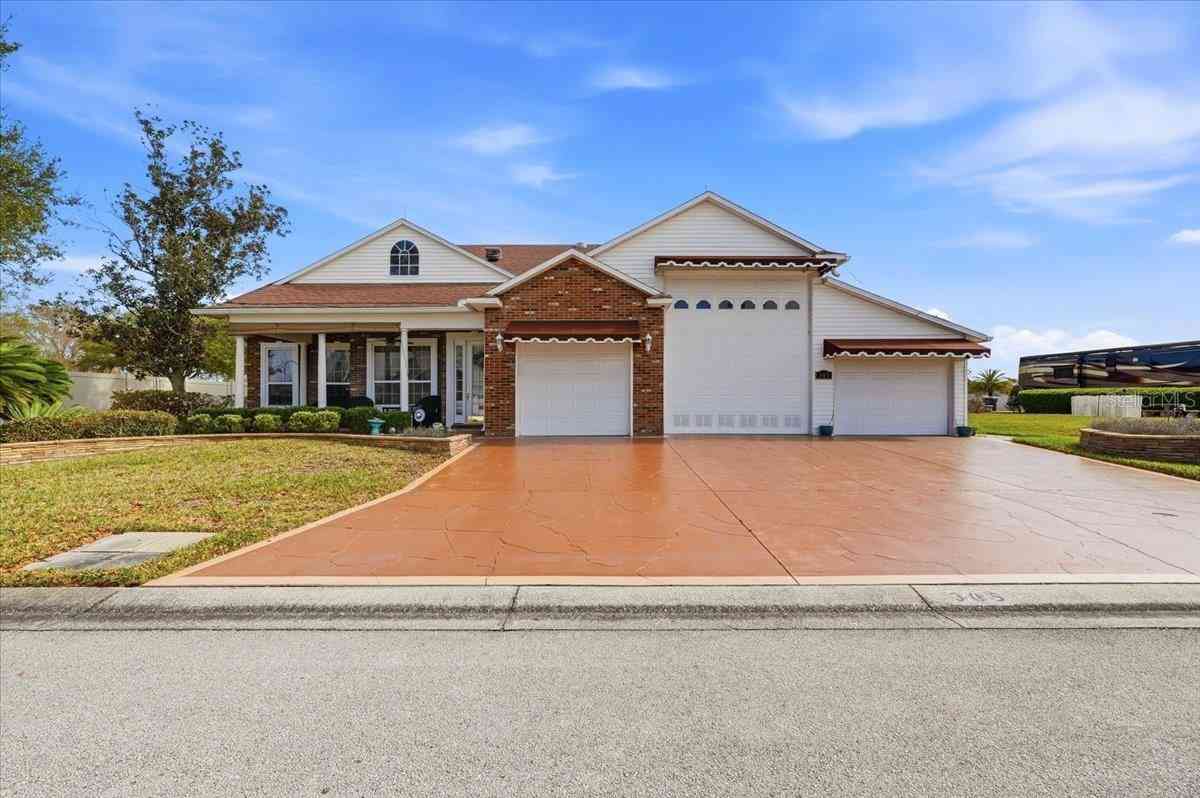 Homes For Sale - 305 Motorcoach Drive<br/> POLK CITY, FL 33868