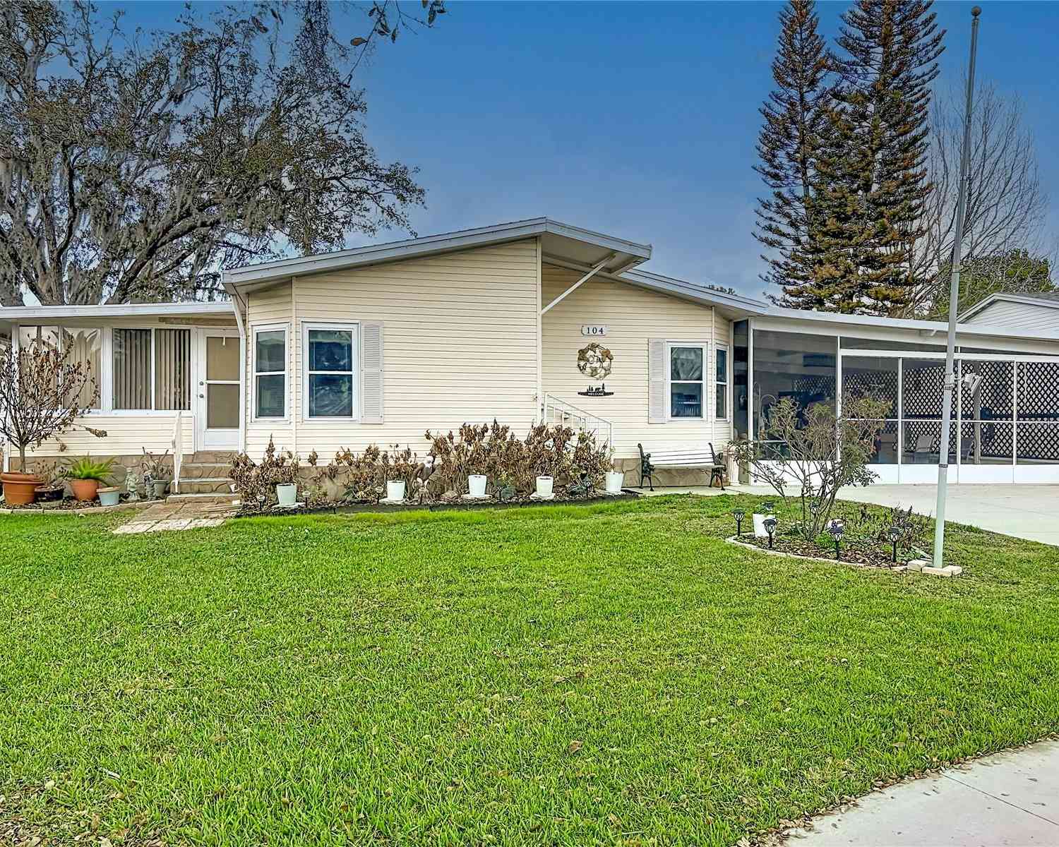 Mobile Home For Sale - 104 Admiral Lane<br/> DEBARY, FL 32713