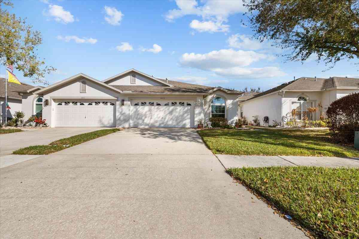 Villa For Sale - 30115 Emmetts Court<br/> Wesley Chapel, FL 33543