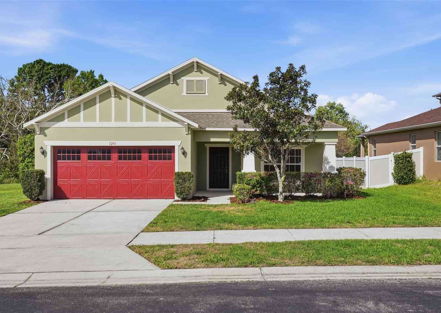 Homes For Sale - 1216 Maplebrook Drive<br/> LAKE ALFRED, FL 33850