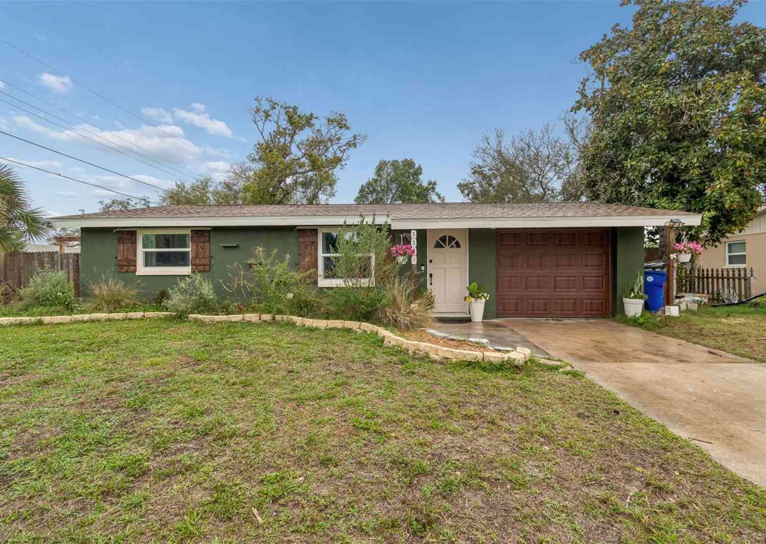Homes For Sale - 5329 Forest Hills Drive<br/> HOLIDAY, FL 34690