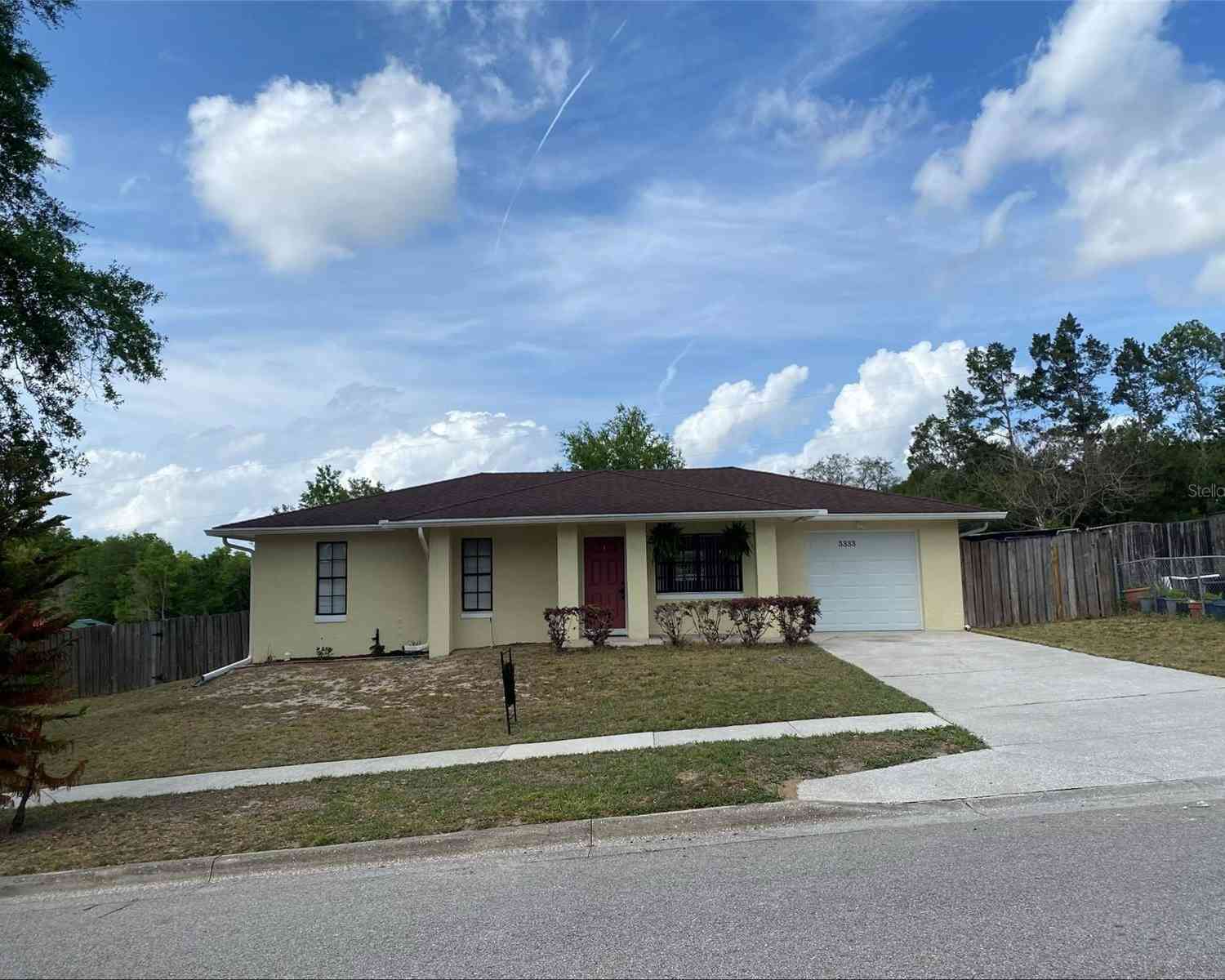 Homes For Sale - 3333 Valeview Drive<br/> APOPKA, FL 32712