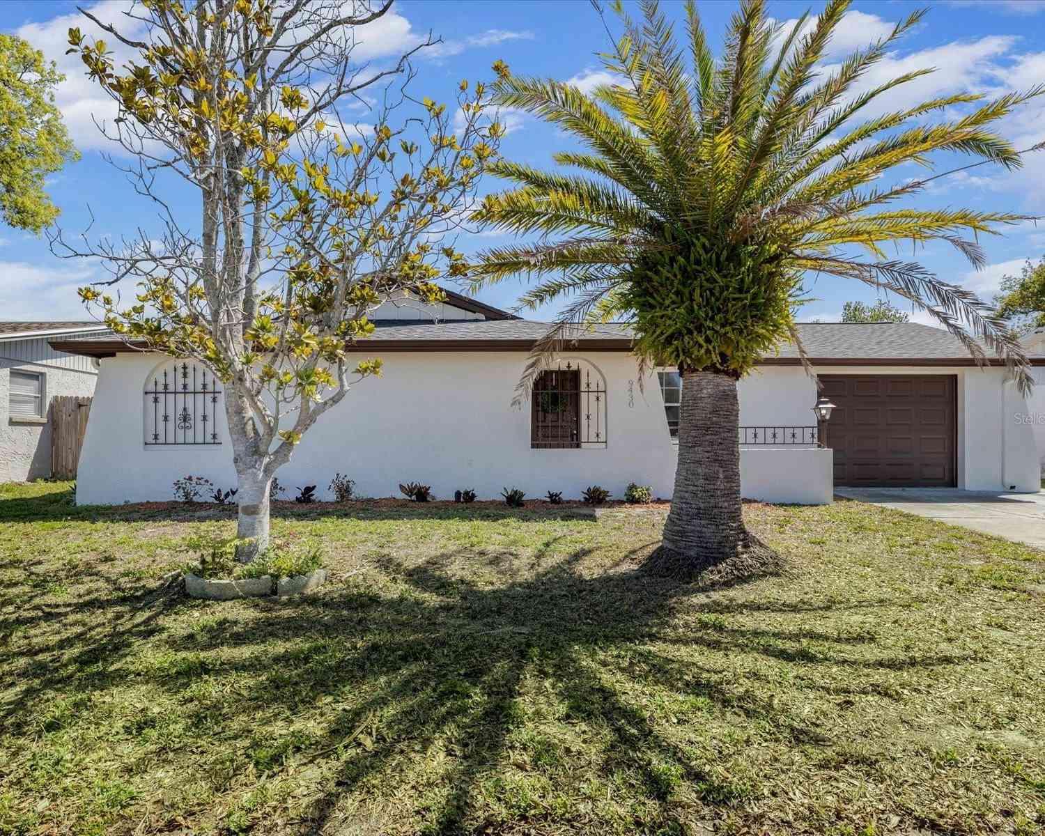 Homes For Sale - 9430 Glen Moor Lane<br/> PORT RICHEY, FL 34668