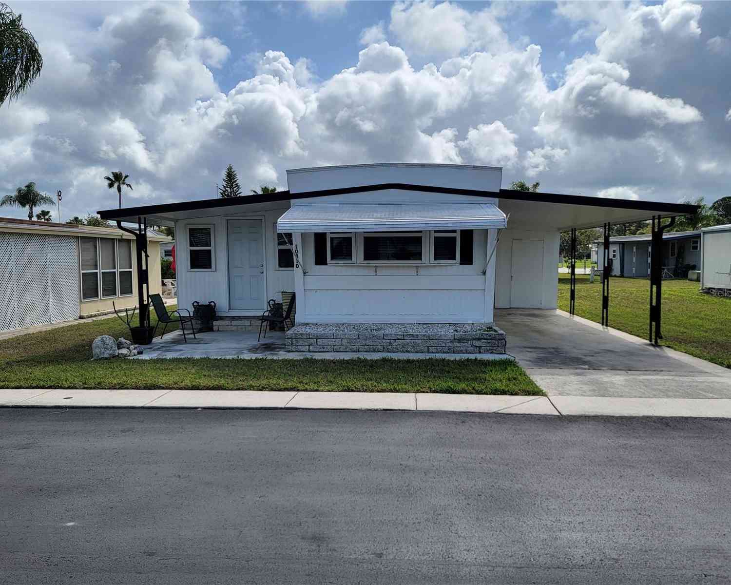 Mobile Home For Sale - 10810 Tioga Drive<br/> PORT RICHEY, FL 34668