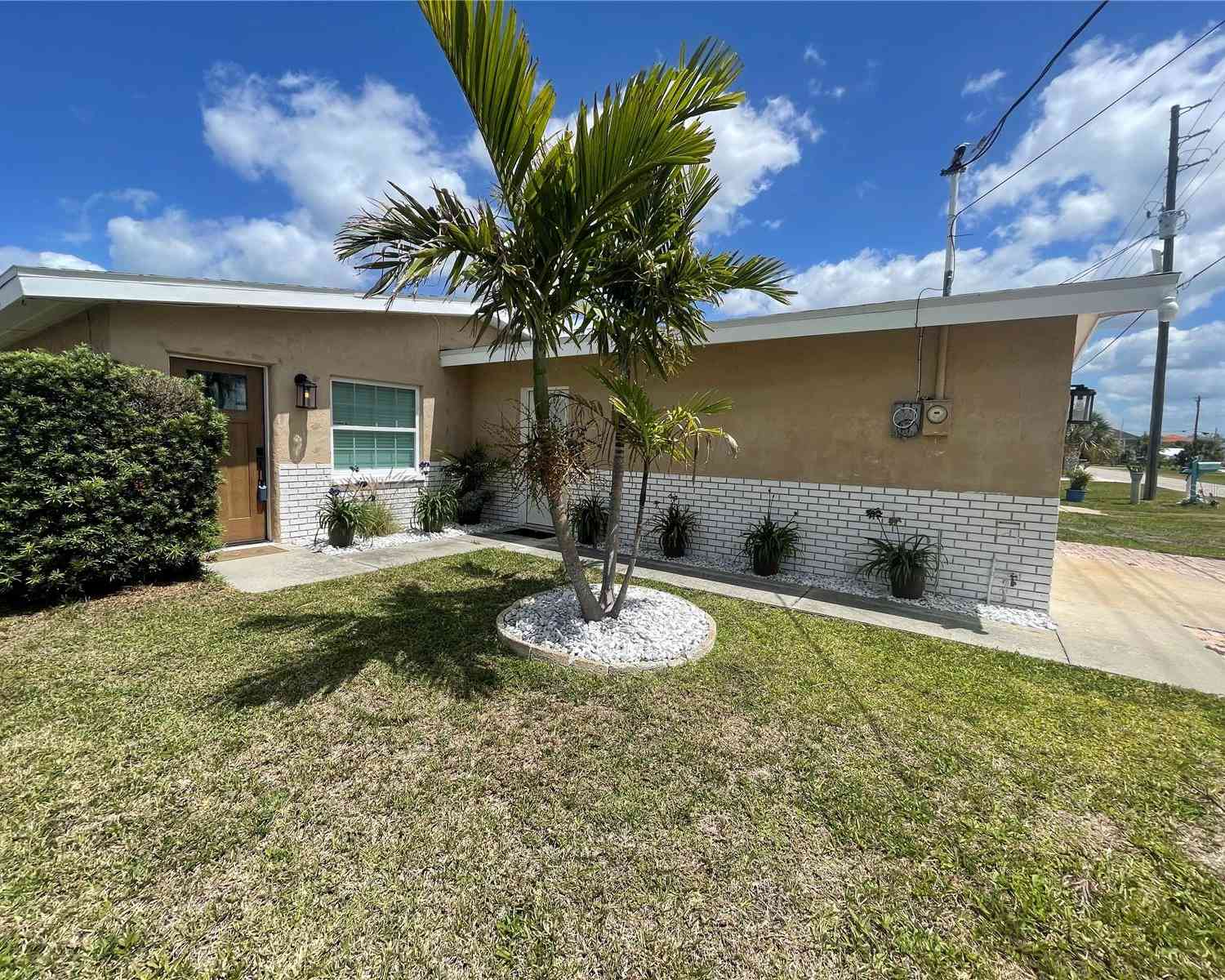 Homes For Sale - 6403 Lonnie Lee Lane<br/> HUDSON, FL 34667