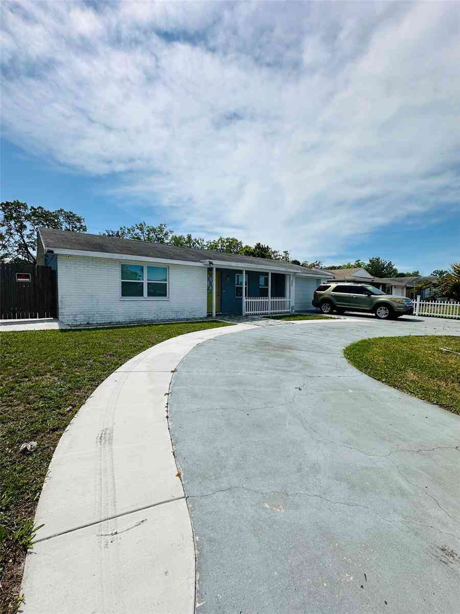 Homes For Sale - 6310 Westport Drive<br/> PORT RICHEY, FL 34668