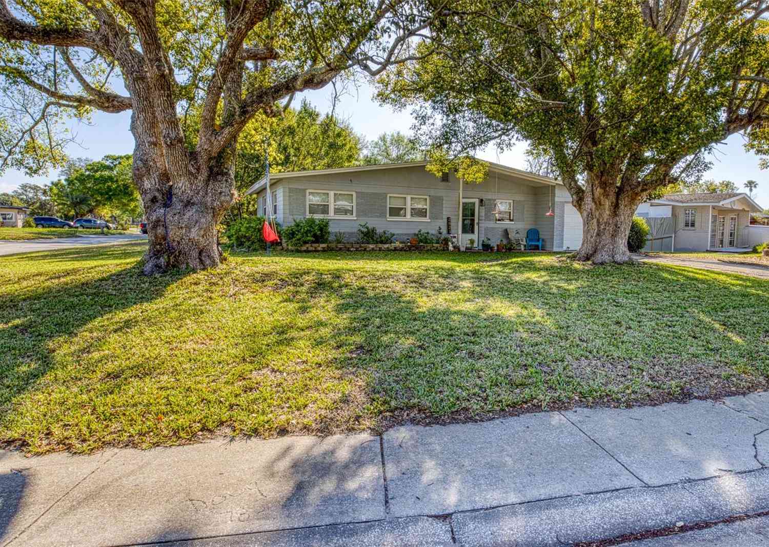 Homes For Sale - 2821 Oak Lea Drive<br/> SOUTH DAYTONA, FL 32119