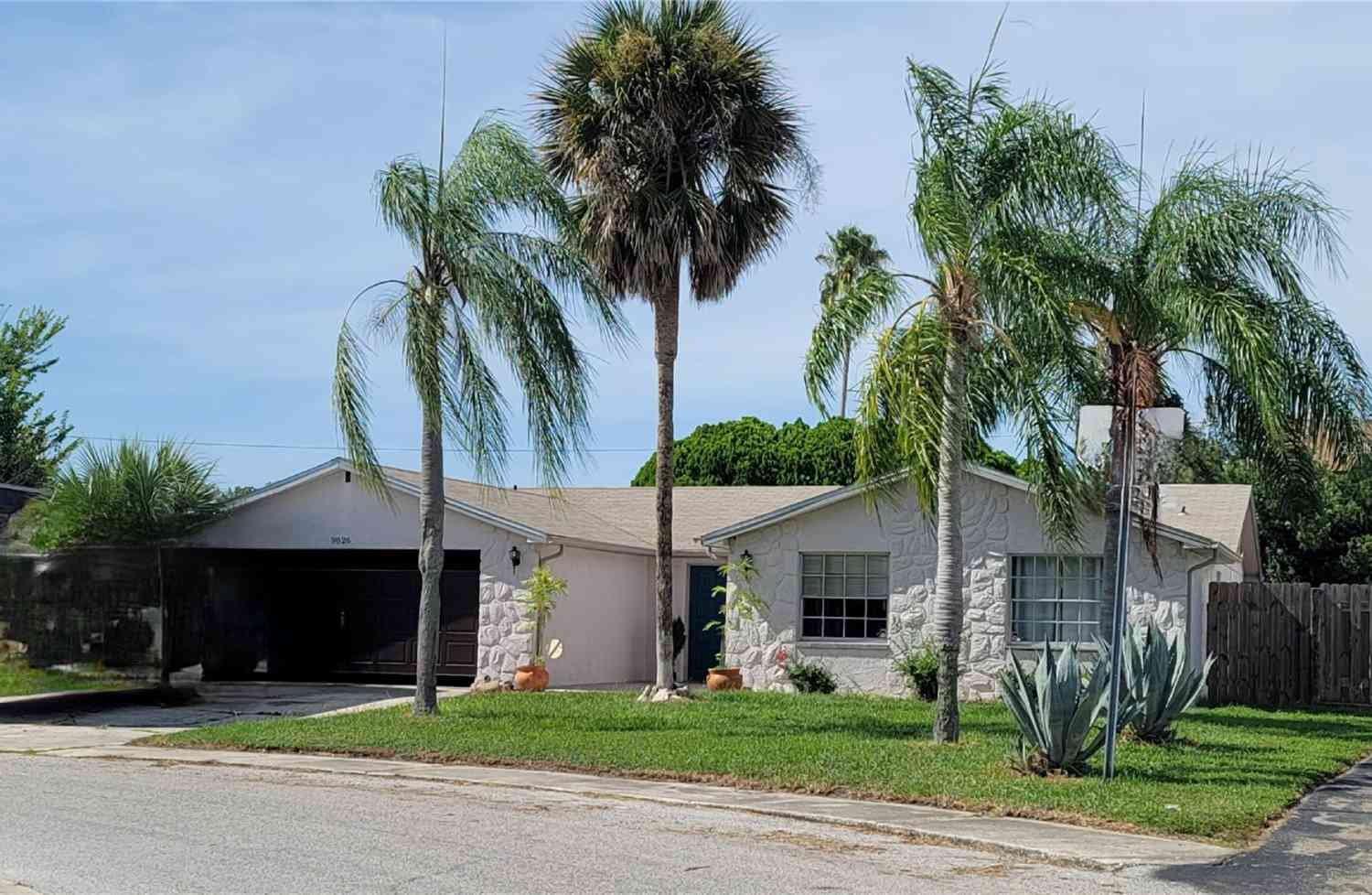 Homes For Sale - 9826 Lehigh Drive<br/> PORT RICHEY, FL 34668