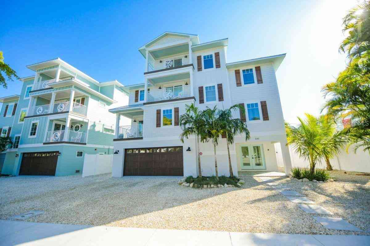 Homes For Sale - 332 Avenida De Mayo<br/> SARASOTA, FL 34242