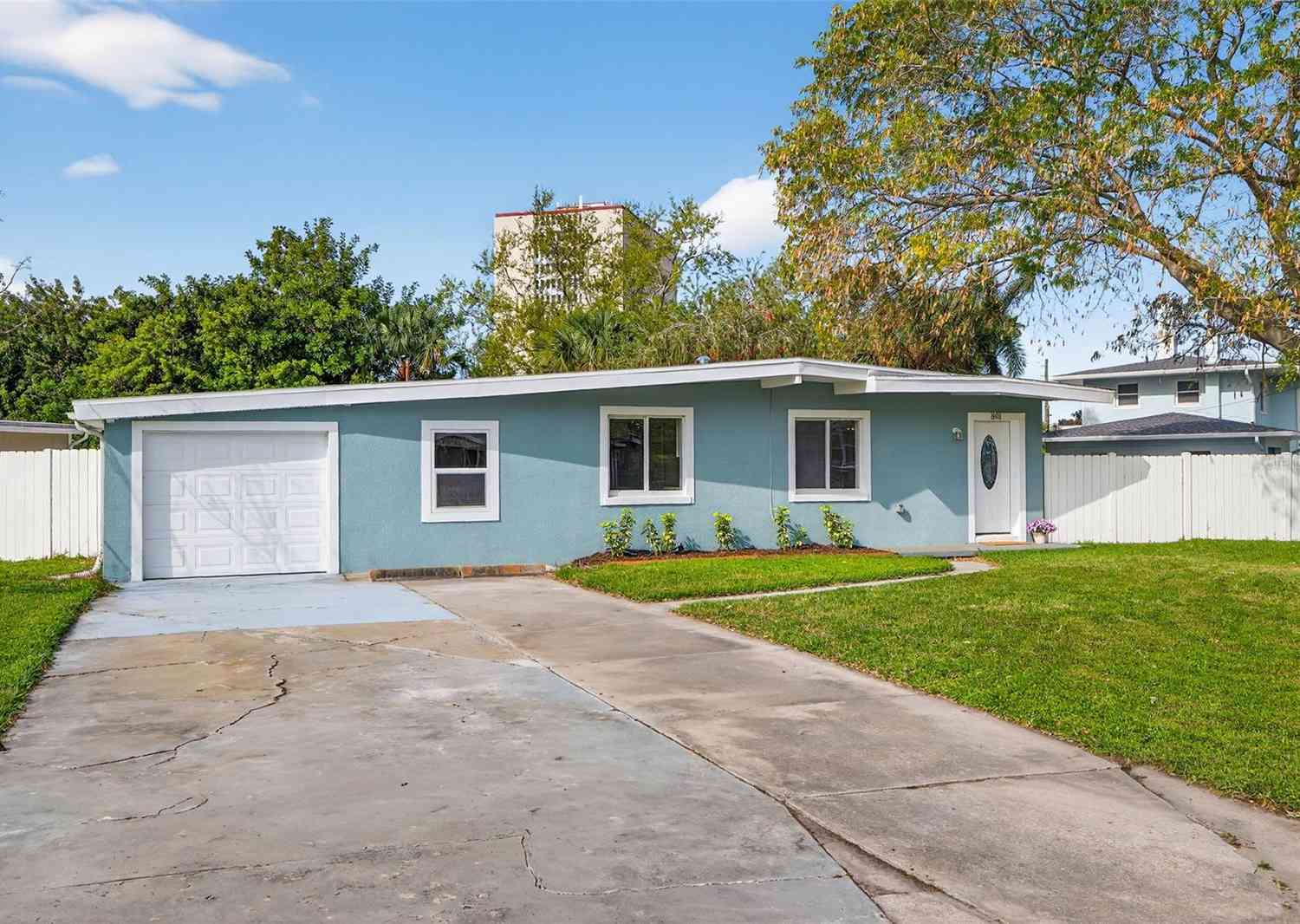Homes For Sale - 801 67th Street<br/> Pinellas County, Saint Petersburg, FL 33707