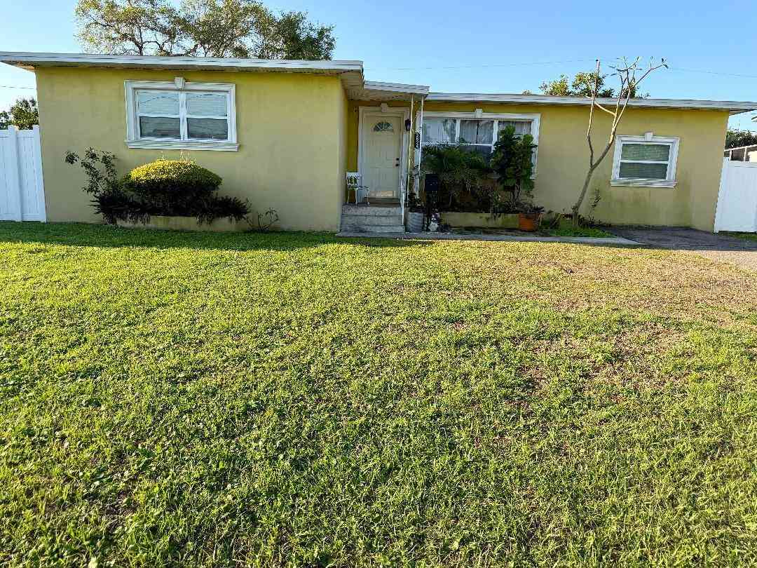Homes For Sale - 3624 Abington Avenue<br/> Pinellas County, Saint Petersburg, FL 33711