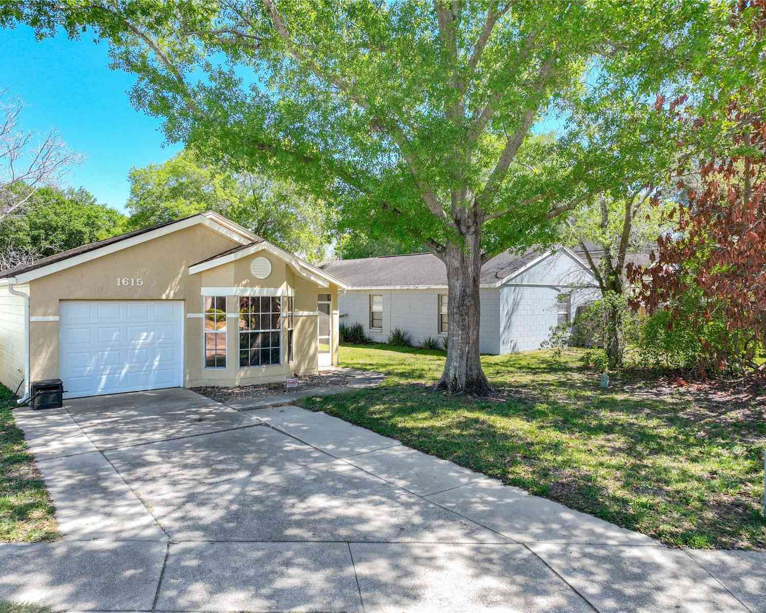 Homes For Sale - 1615 Callie Court<br/> APOPKA, FL 32703