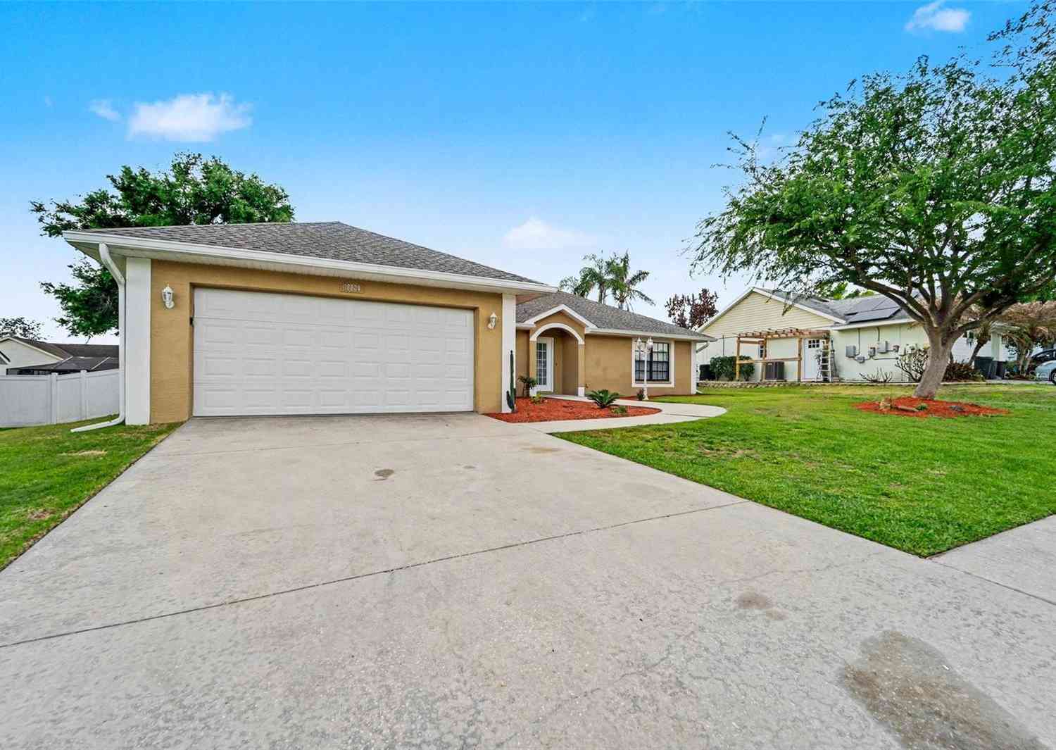 Homes For Sale - 38820 Berta Drive<br/> ZEPHYRHILLS, FL 33540