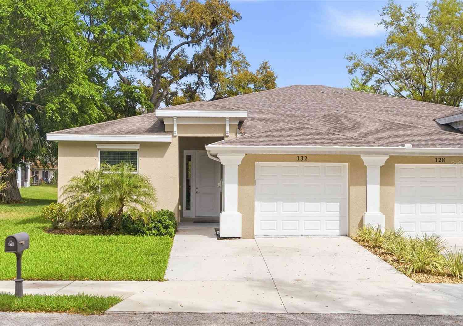 Townhouse For Sale - 132 51st Street Circle<br/> PALMETTO, FL 34221