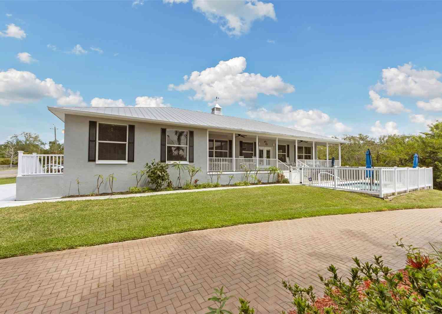 Homes For Sale - 310 13th Avenue<br/> PALMETTO, FL 34221