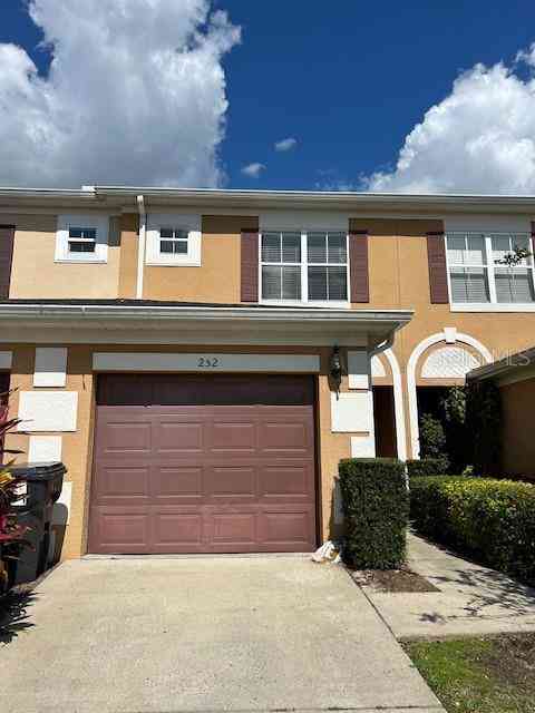 Townhouse For Sale - 252 Bexley Drive<br/> DAVENPORT, FL 33897