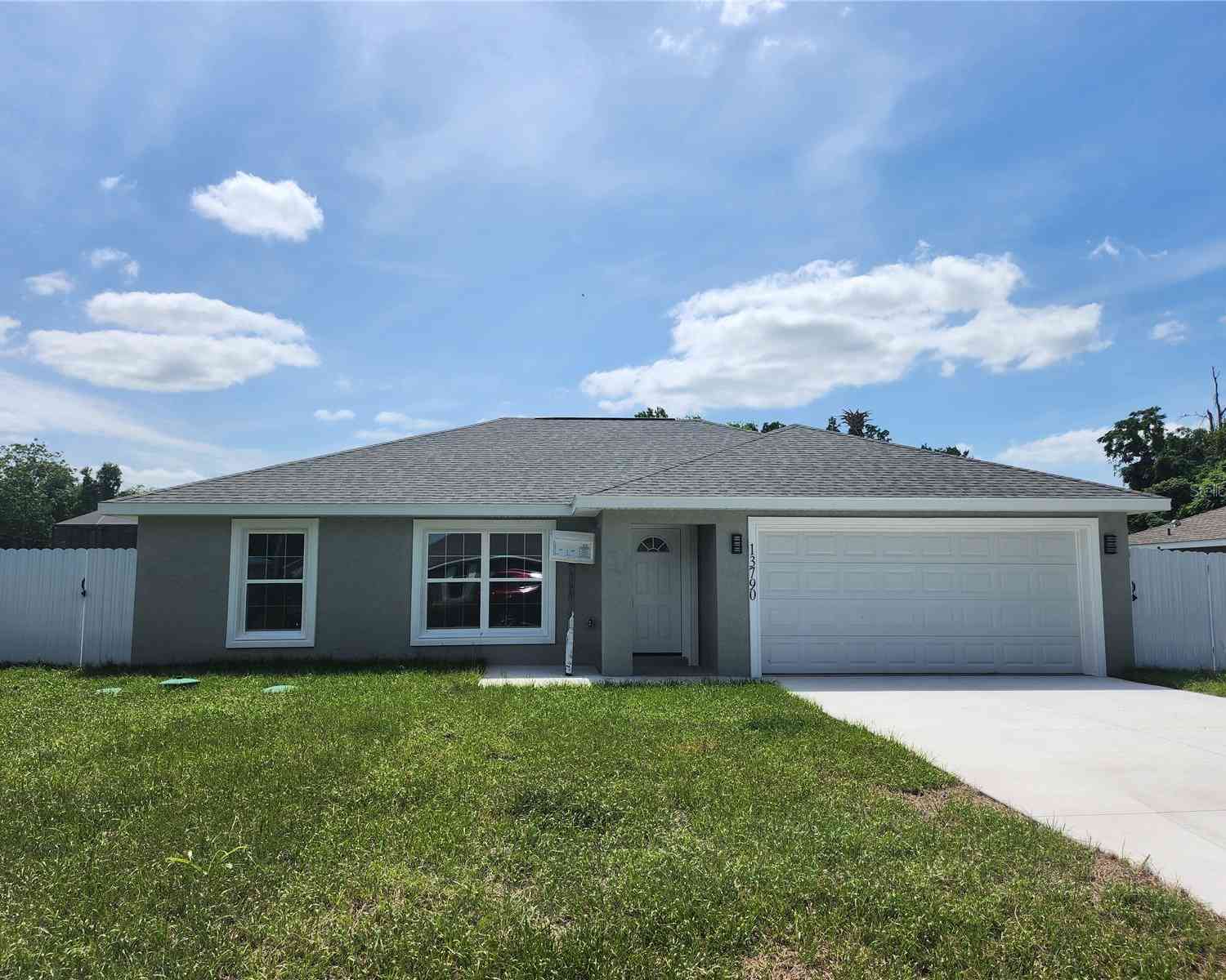 Homes For Sale - 13790 SE 40th Court<br/> SUMMERFIELD, FL 34491
