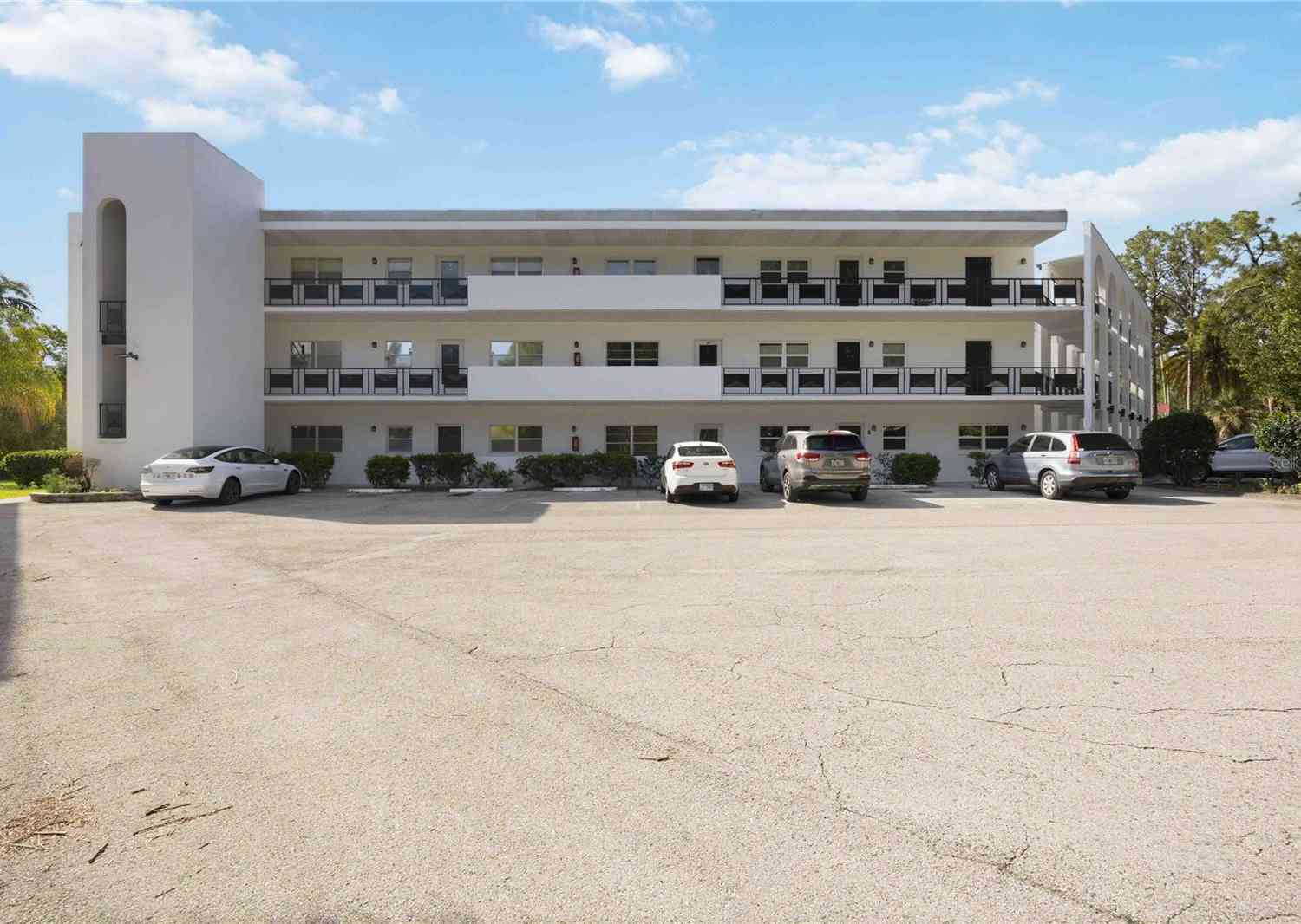 Condo For Sale - 100 El Camino Drive #101<br/> WINTER HAVEN, FL 33884