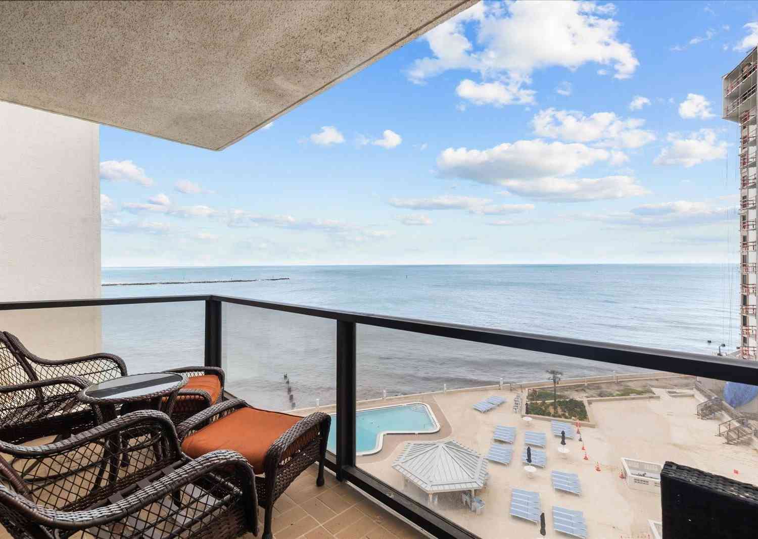 Condo For Sale - 450 S Gulfview Boulevard #802<br/> Clearwater, FL 33767