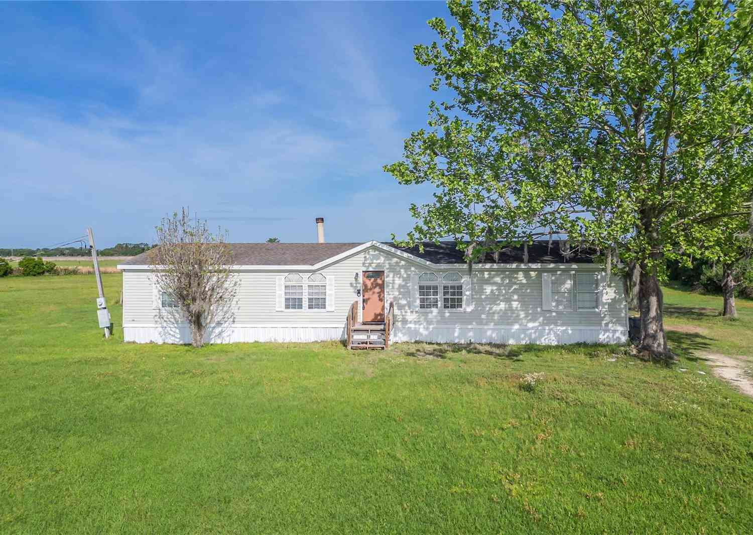 Mobile Home For Sale - 4425 Roundup<br/> POLK CITY, FL 33868