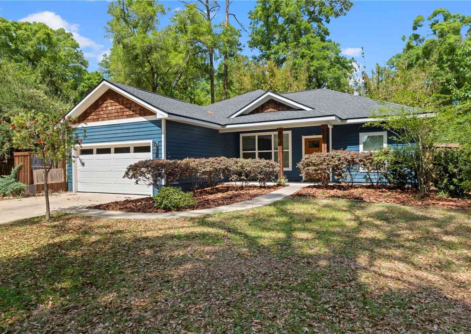 Homes For Sale - 25726 SW 19th Avenue<br/> NEWBERRY, FL 32669