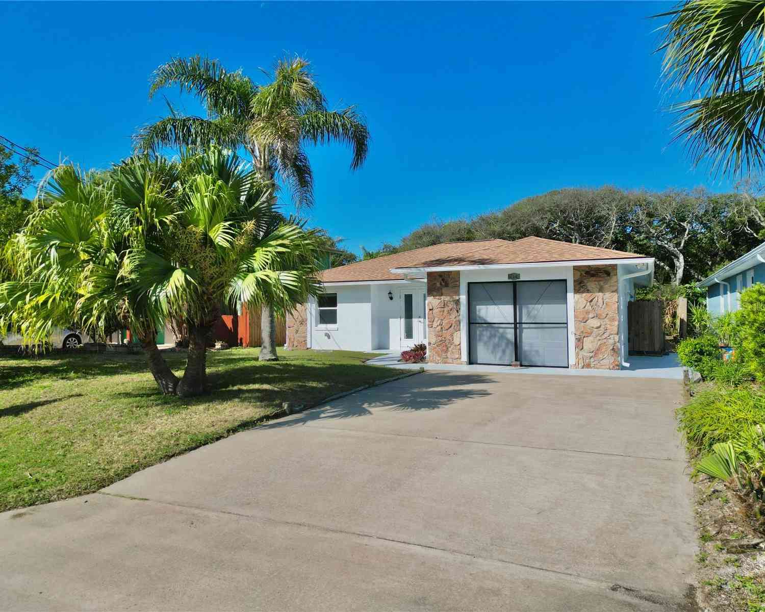 Homes For Sale - 1624 S Daytona Avenue<br/> FLAGLER BEACH, FL 32136