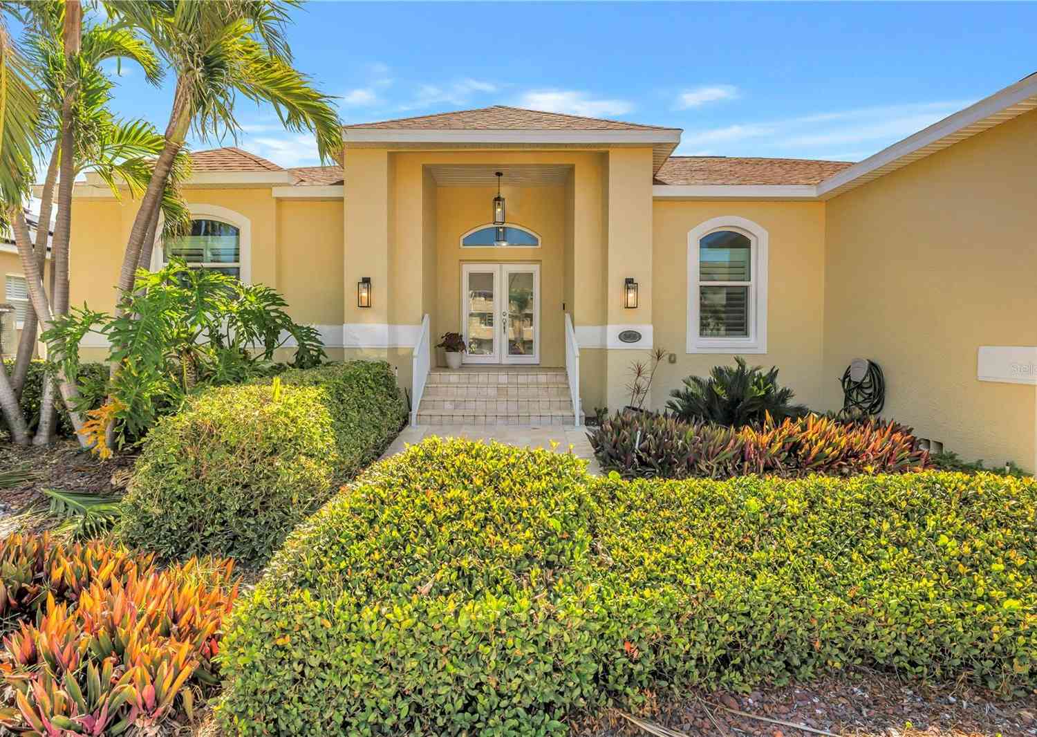 Homes For Sale - 343 8th Avenue<br/> Pinellas County, Tierra Verde, FL 33715