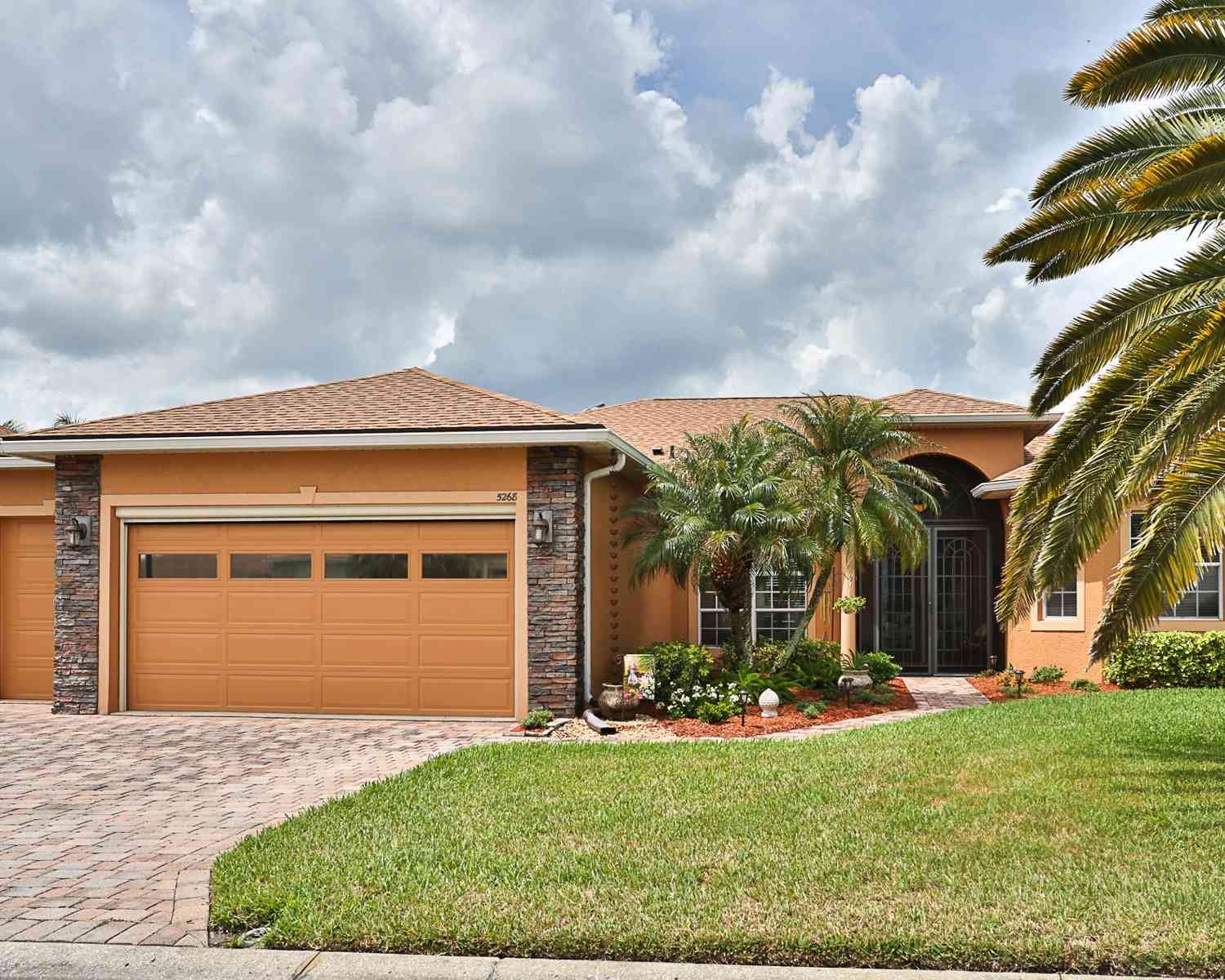 Homes For Sale - 5268 Pebble Beach Boulevard<br/> WINTER HAVEN, FL 33884