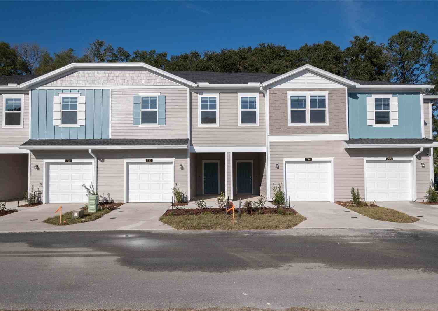Townhouse For Sale - 704 NW 126th Terrace<br/> NEWBERRY, FL 32669