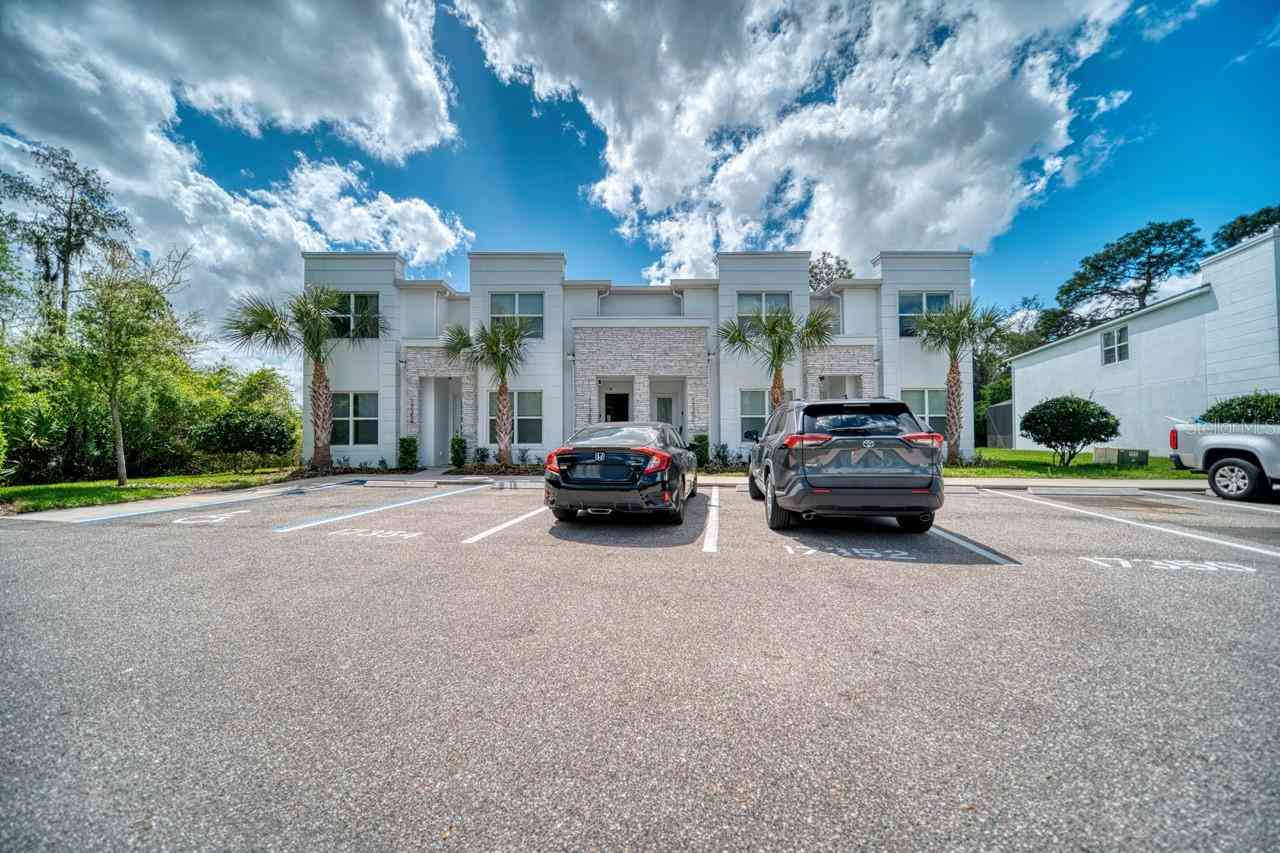 Townhouse For Sale - 17352 Blessing Drive<br/> CLERMONT, FL 34714