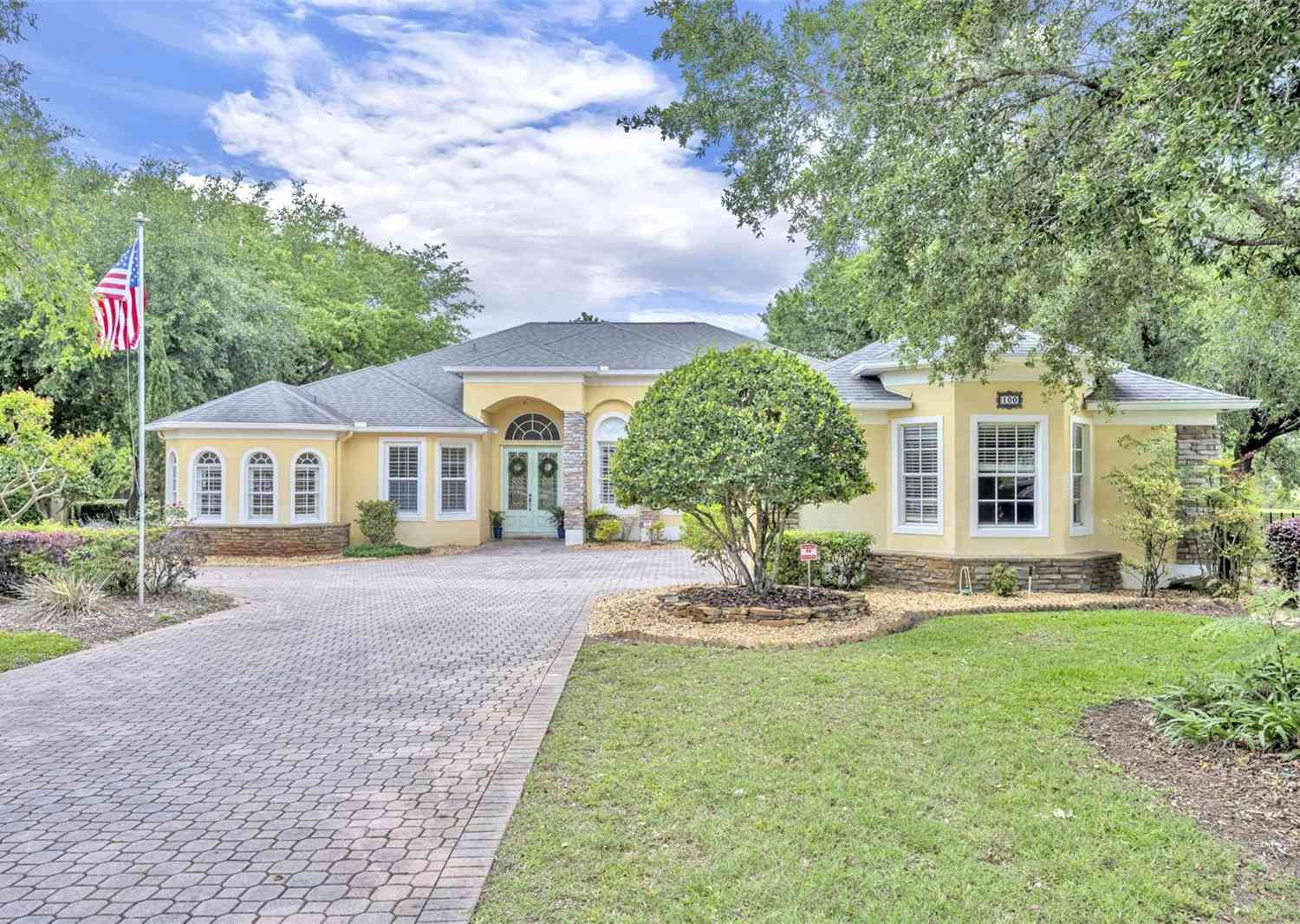 Homes For Sale - 100 Glen Club Court<br/> DEBARY, FL 32713