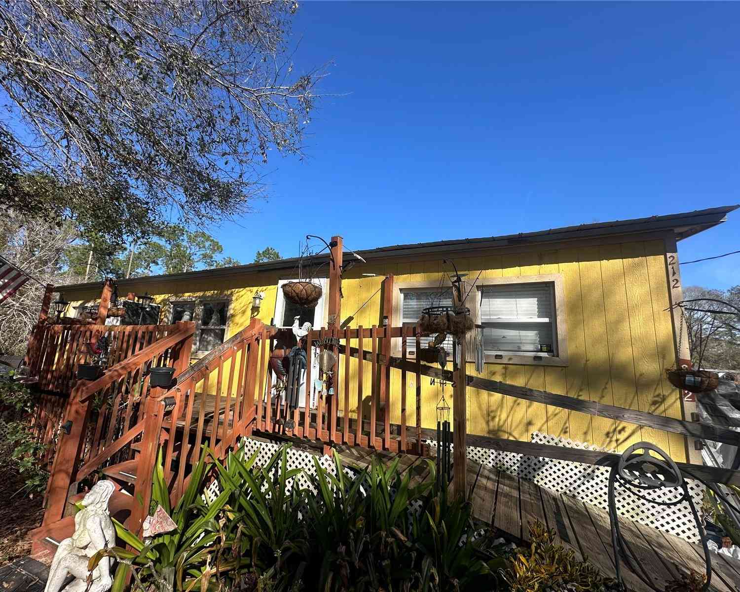 Mobile Home For Sale - 212 Ballard Road<br/> AVON PARK, FL 33825